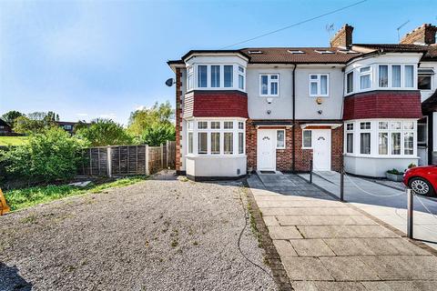 4 bedroom end of terrace house for sale, Woodford Place, Preston Road