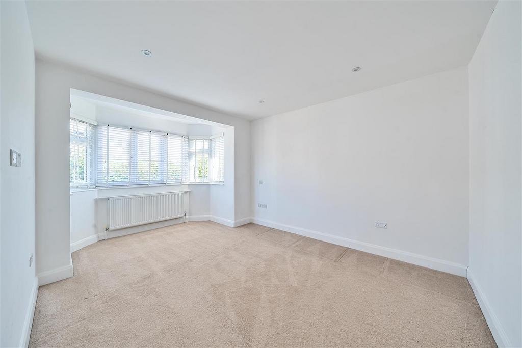 Bedroom 1.jpg