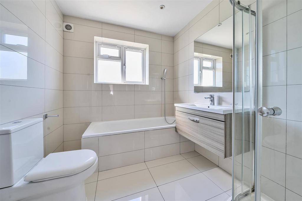 Family Bathroom.jpg