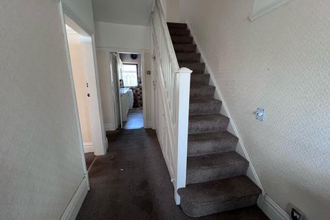 3 bedroom terraced house to rent, Dawlish Drive, Ilford IG3