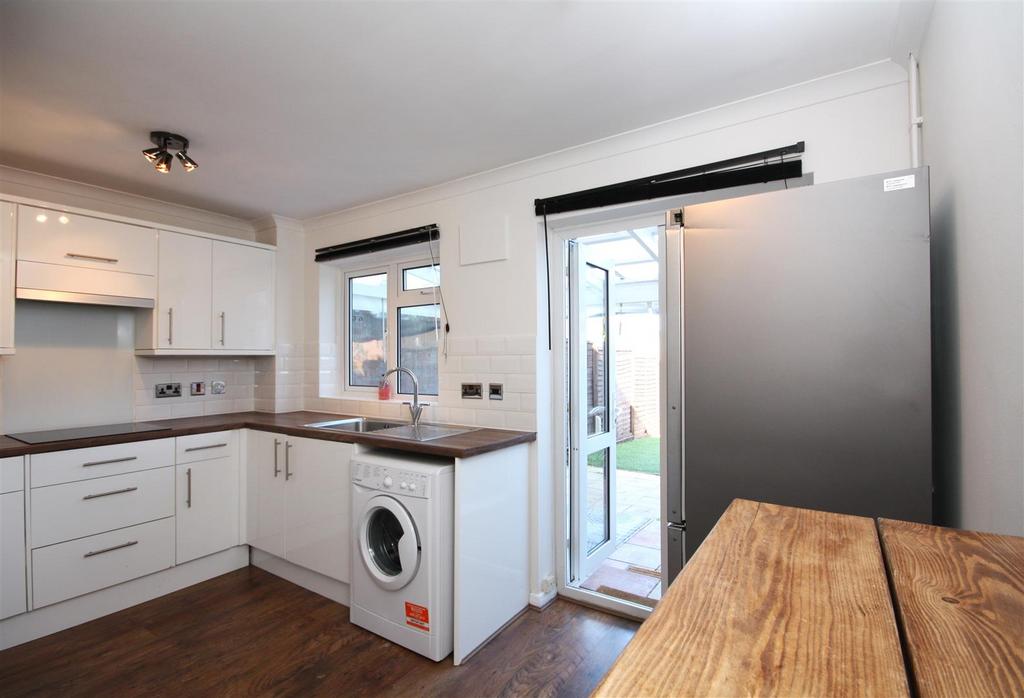 Kitchen side on.JPG