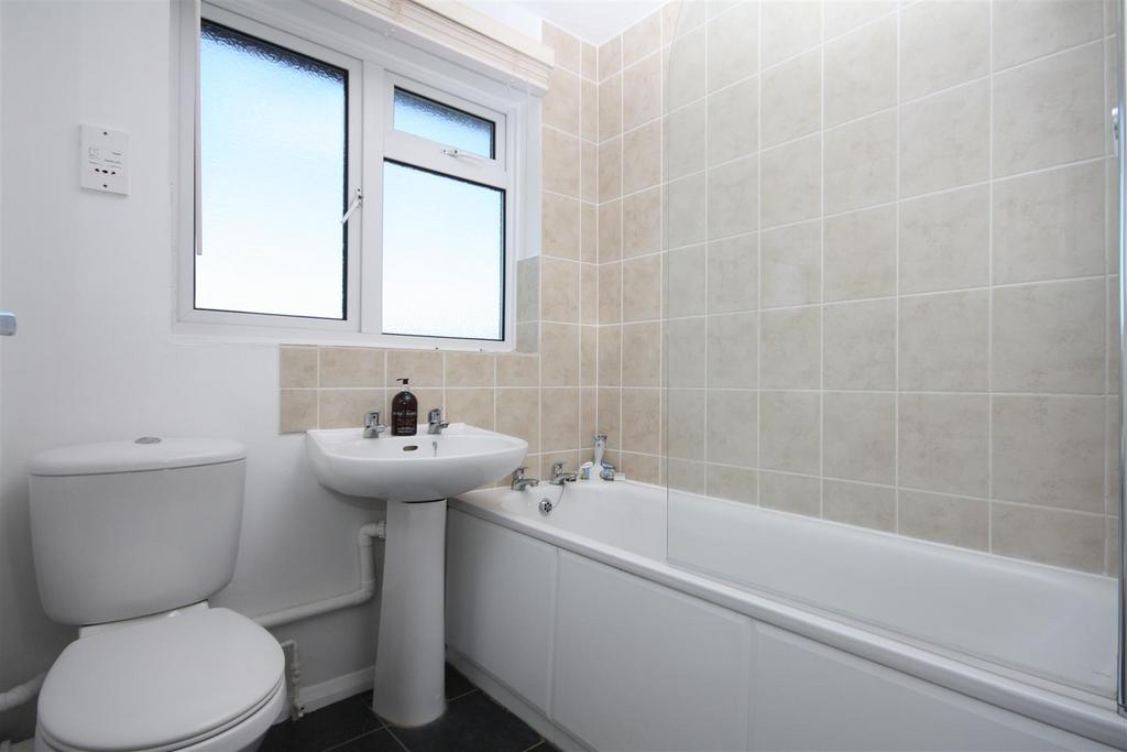 Bathroom 2.JPG