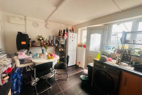 2 bedroom semi-detached house for sale, Shannon Road, Hull, East Riding of Yorkshire, HU8 9QQ