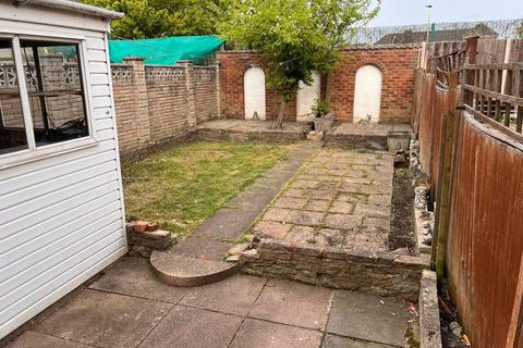 3 bedroom semi-detached house to rent, 3 Bed – Semi-Detached House – Swainson Road, Leicester, LE4 9DR. £1075 PCM.