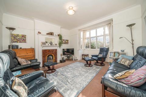71 Latchmere Road, Kingston Upon Thames, KT2 5TS