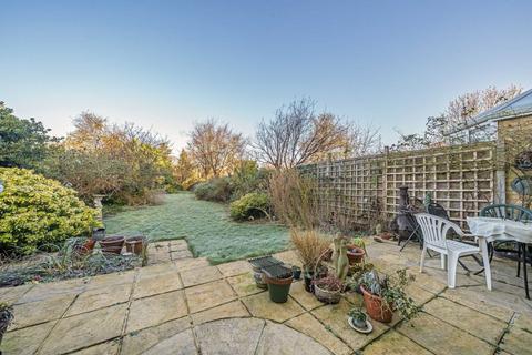 71 Latchmere Road, Kingston Upon Thames, KT2 5TS