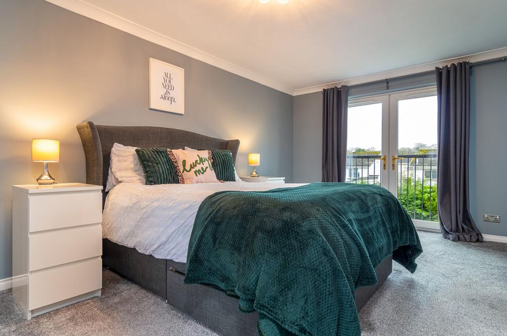 Principal bedroom
