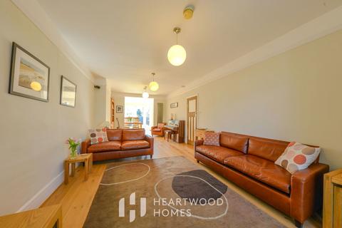 27 Vanda Crescent, St Albans, AL1 5EX