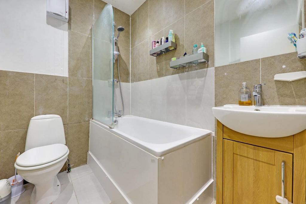 01-d211 JHProp Wpen - 44e Croydon Road - 1-medium.jp