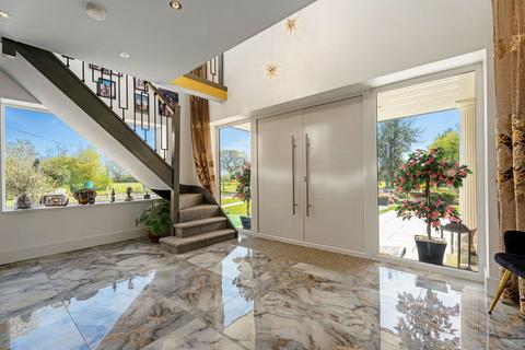 6 bedroom detached house for sale, Southam Road, Farnborough, Banbury Oxfordshire OX17 1EH