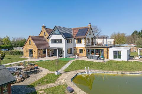undefined, Southam Road, Farnborough, Banbury Oxfordshire OX17 1EH
