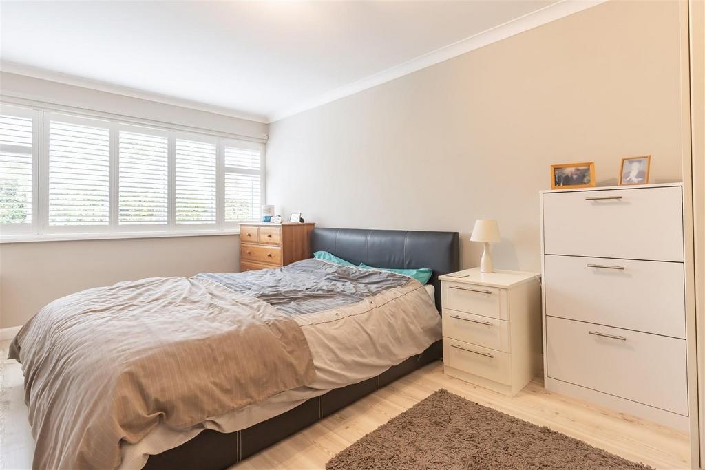 6 Highfield Green   (15).jpg