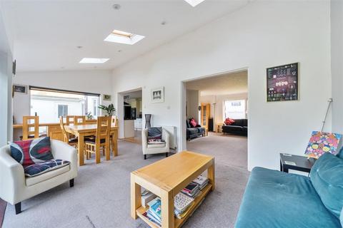 17 Burley Road, Bognor Regis, PO22 7NF