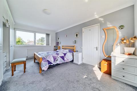 17 Burley Road, Bognor Regis, PO22 7NF