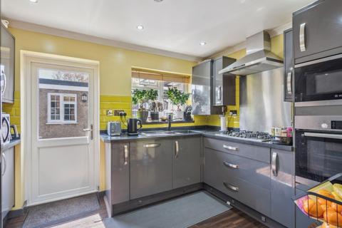 357 Farnham Road, Farnham Royal, Slough, SL2 3AF