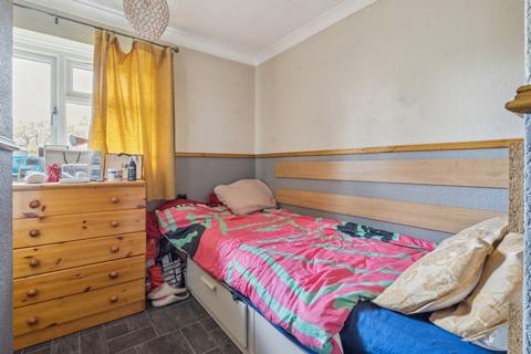 357 Farnham Road, Farnham Royal, Slough, SL2 3AF