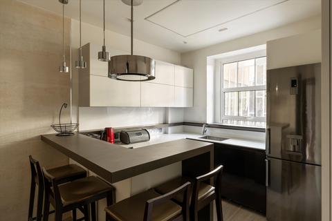 3 bedroom flat for sale, Avonmore Gardens, London, W14
