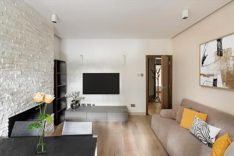 3 bedroom flat for sale, Avonmore Gardens, London, W14
