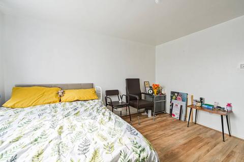 1 bedroom flat for sale, Geldeston Road, Hackney, London, E5