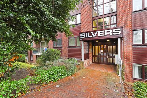 2 bedroom apartment to rent, Palmerston Road, Buckhurst Hill, IG9