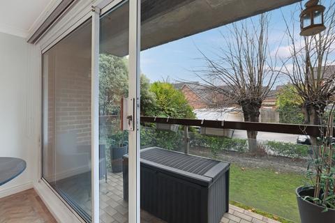 2 bedroom apartment to rent, Palmerston Road, Buckhurst Hill, IG9