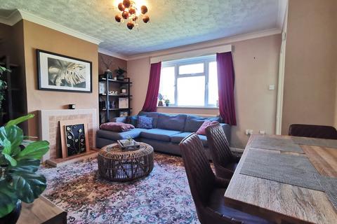 7 Globe Close, Denton, Harleston, IP20 0BD