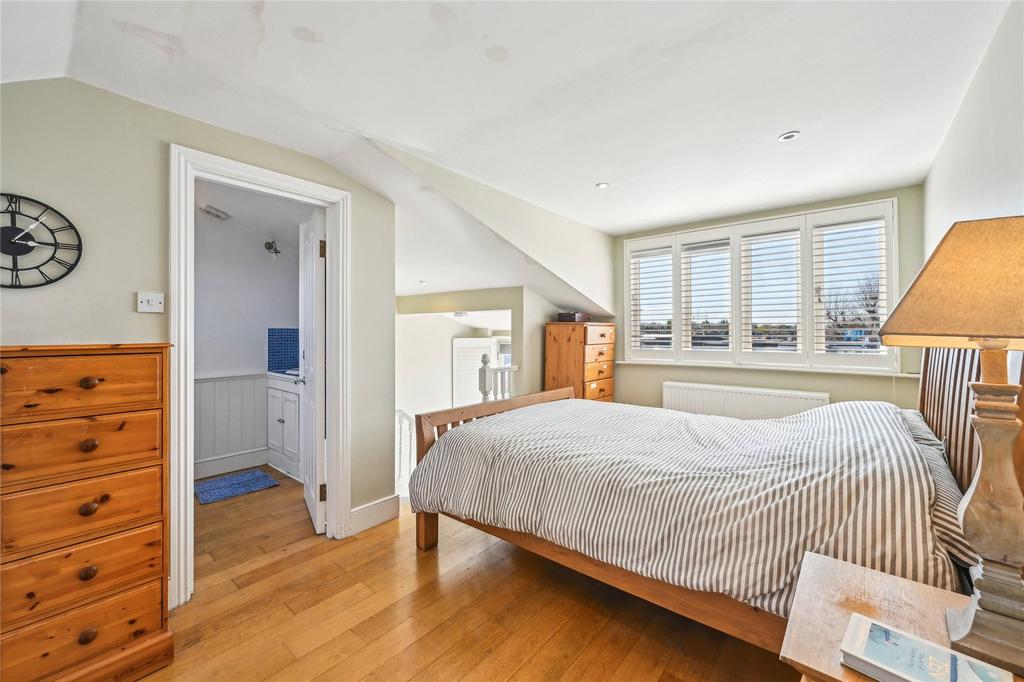 Principal bedroom