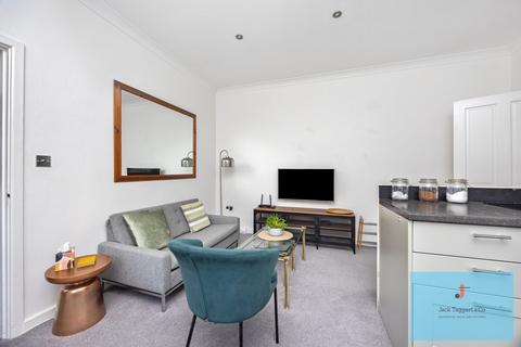 1 bedroom flat to rent, Palmeira Square, Hove, BN3