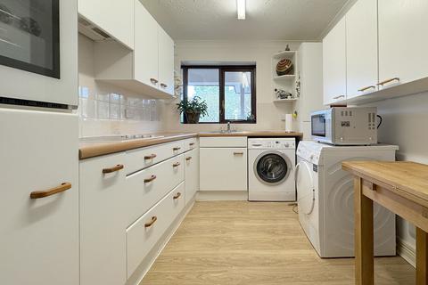 1 bedroom apartment for sale, Pyrford Gardens, Lymington SO41