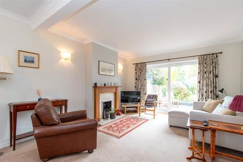 4 bedroom bungalow for sale, Ringway Road, Park Street, St. Albans, Hertfordshire, AL2