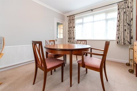 4 bedroom bungalow for sale, Ringway Road, Park Street, St. Albans, Hertfordshire, AL2