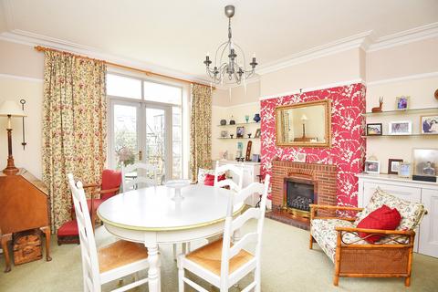 4 bedroom detached house for sale, Harlow Oval, Harrogate