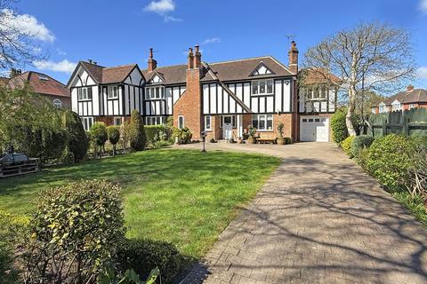 5 bedroom semi-detached house for sale, Hookstone Drive, Harrogate