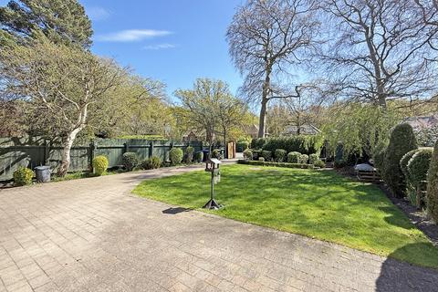 5 bedroom semi-detached house for sale, Hookstone Drive, Harrogate