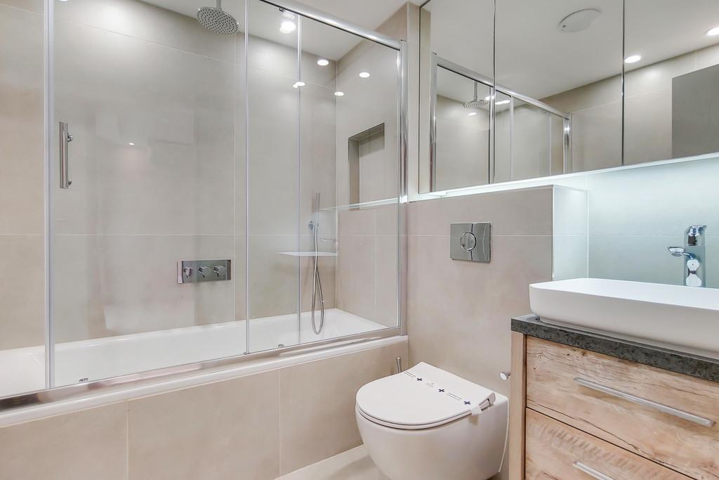 7 Main Ensuite-0 (1)