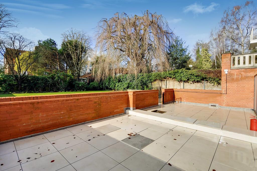12 Communal Garden-0