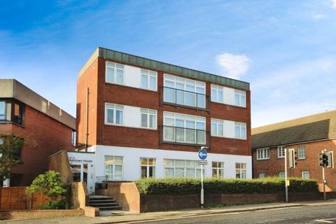 2 bedroom apartment to rent, London Road, East Grinstead