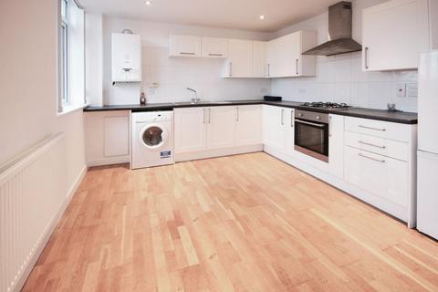 2 bedroom apartment to rent, London Road, East Grinstead
