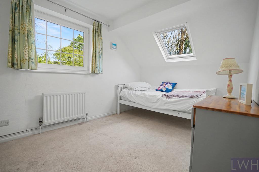 Bedroom (Double)(Rear)