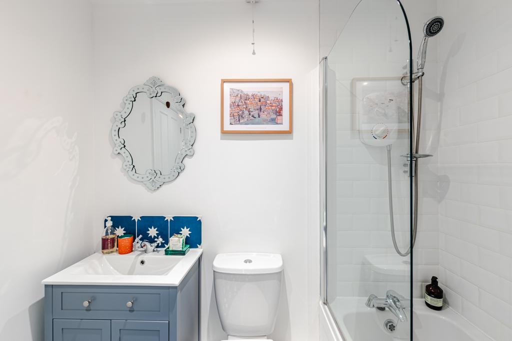 Bathroom2