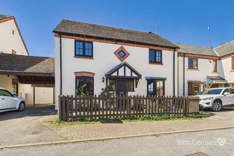 4 bedroom detached house for sale, Castle Court, Thulston