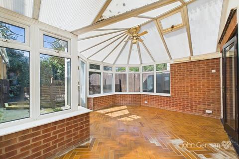 4 bedroom detached house for sale, Castle Court, Thulston
