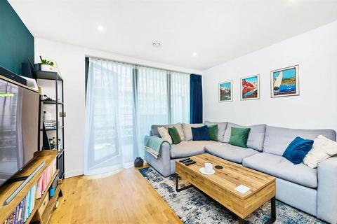 2 bedroom flat for sale, Hawthorne Crescent, London SE10