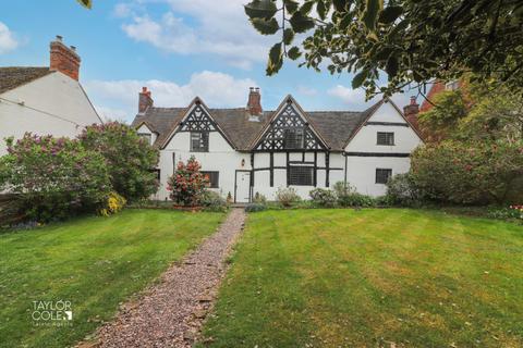 4 bedroom detached house for sale, The Green, Amington