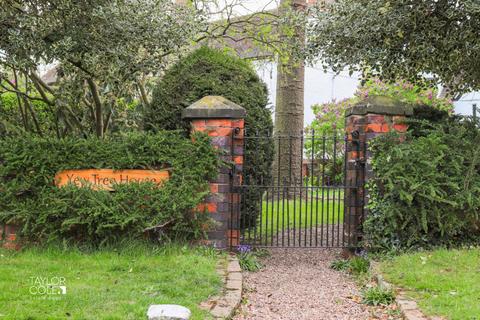 4 bedroom detached house for sale, The Green, Amington