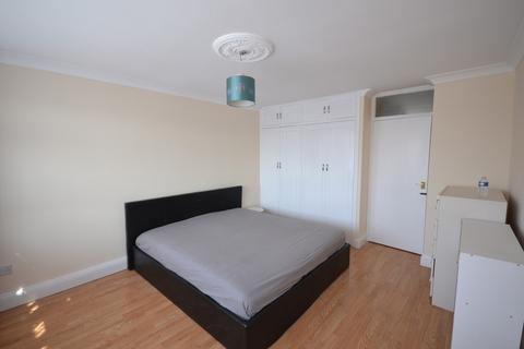 2 bedroom barn conversion to rent, Percy Road, Ilford