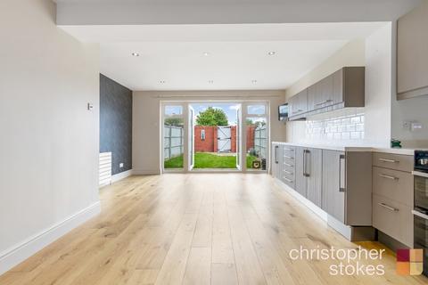 14 Robsons Close, Cheshunt, Waltham Cross, EN8 9QT