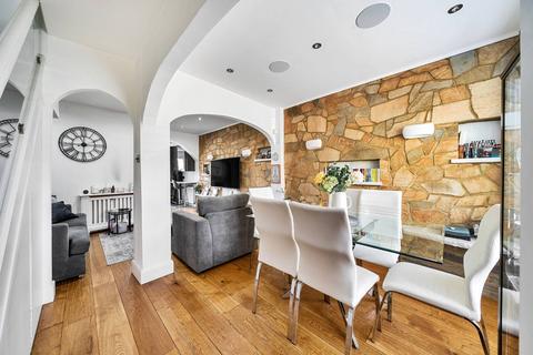 3 Titian Avenue, Bushey Heath, Bushey, WD23 4GB