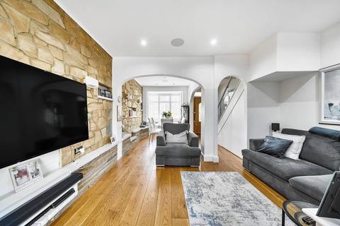 3 Titian Avenue, Bushey Heath, Bushey, WD23 4GB
