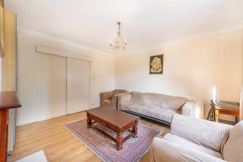 2 bedroom flat for sale, Blackbird Hll, Queensbury, London, NW9